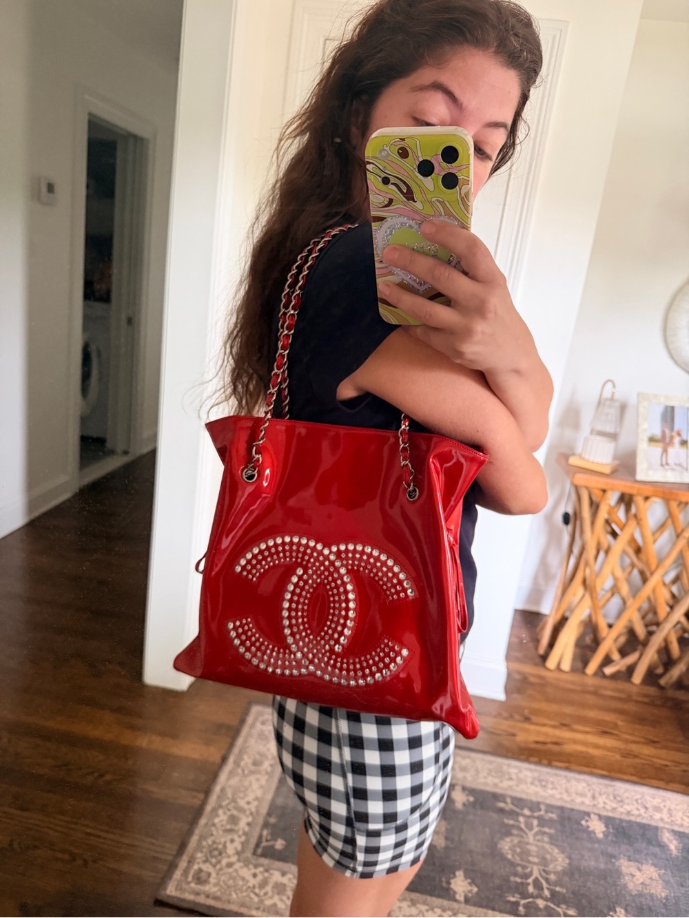 CHANEL Bon Bon Tote - Medium Red patent with rhinestones - Picture 10 of 15